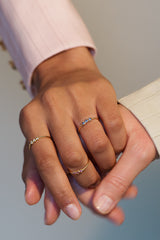 RUA – 18 Karat Gelbgold-Ring mit 3 Saphiren
